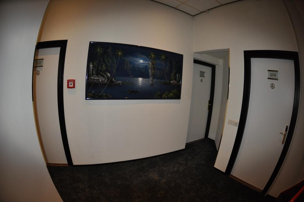 Budget Hotel Le Beau Rivage Middelburg Bagian luar foto