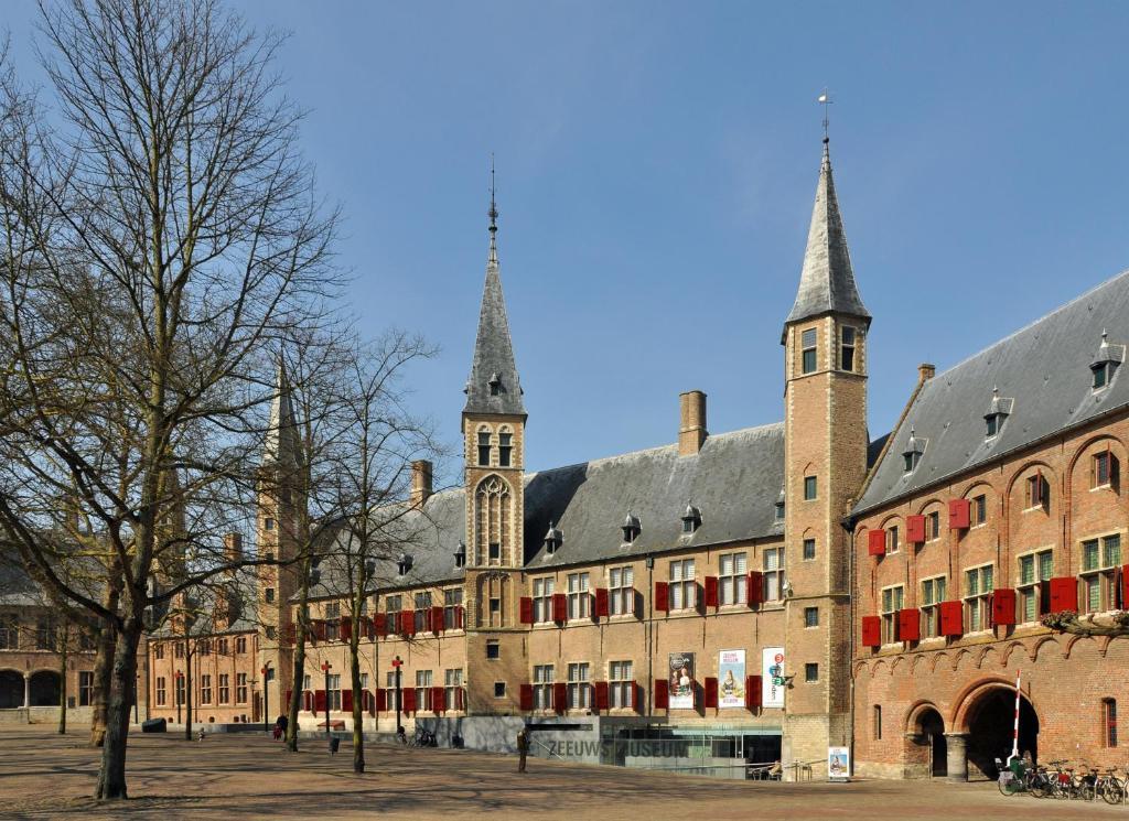 Budget Hotel Le Beau Rivage Middelburg Bagian luar foto
