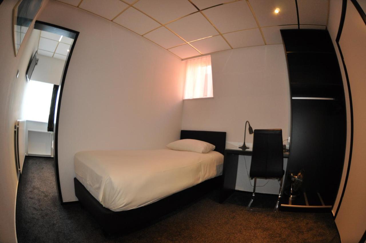 Budget Hotel Le Beau Rivage Middelburg Bagian luar foto