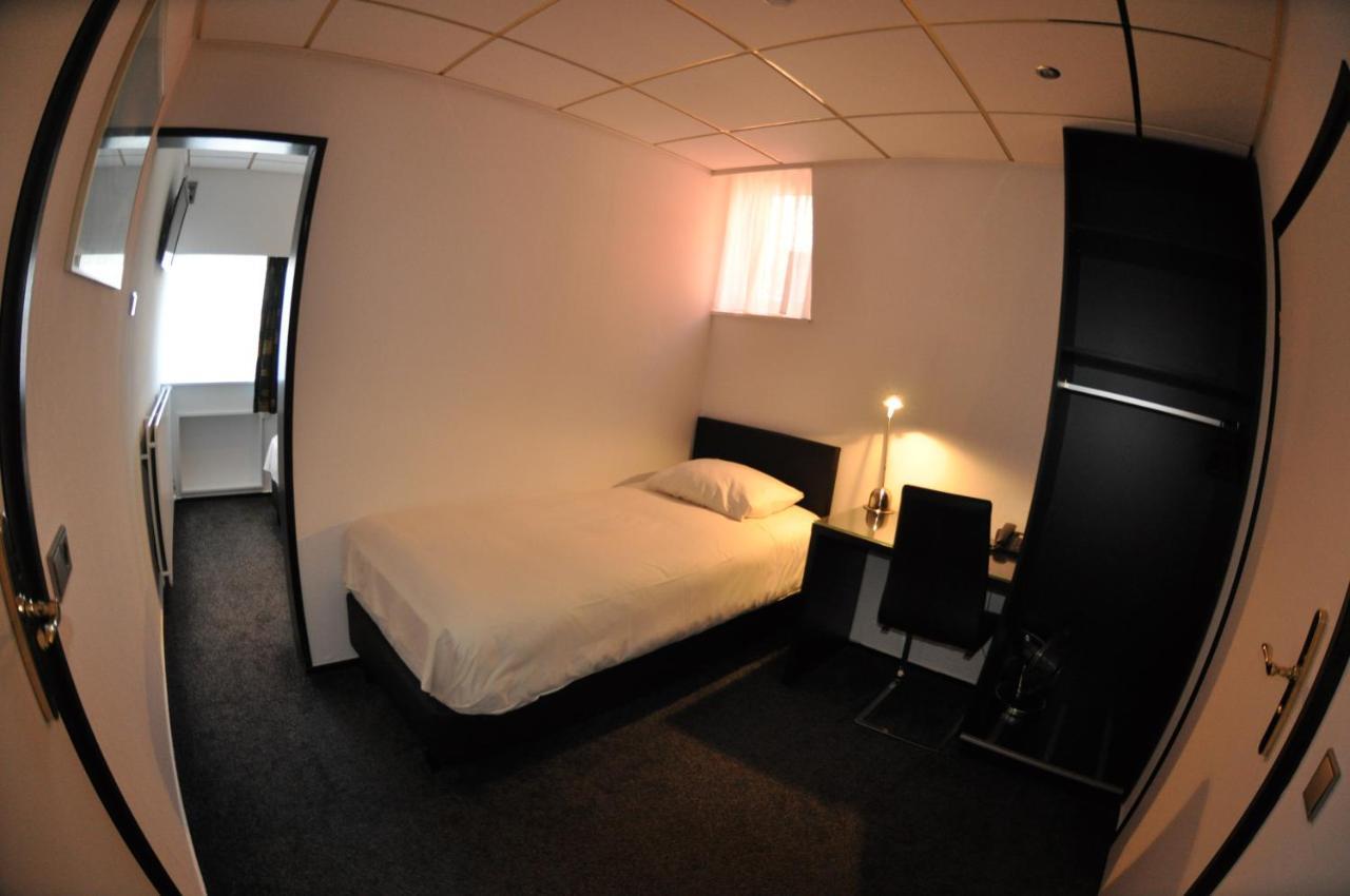 Budget Hotel Le Beau Rivage Middelburg Bagian luar foto